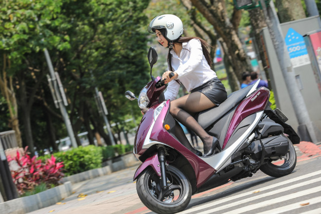 Cận cảnh đối thủ Honda SH Mode giá 53 triệu đồng